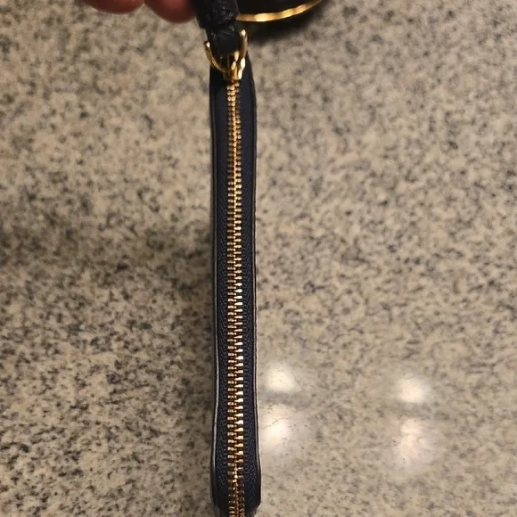 Coach Essential Small Wallet- Dark Navy Leather Wristlet, NWOT - Picture 3 of 9